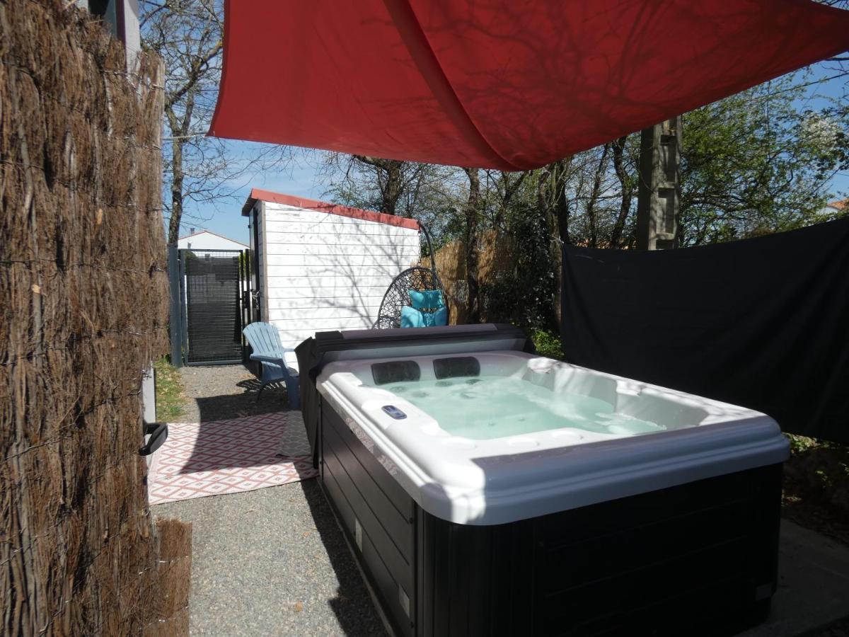 Grain De Sable Et Son Jacuzzi * Talmont-Saint-Hilaire